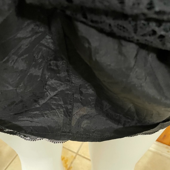 Trina Turk Mini Lace - Picture 8 of 11